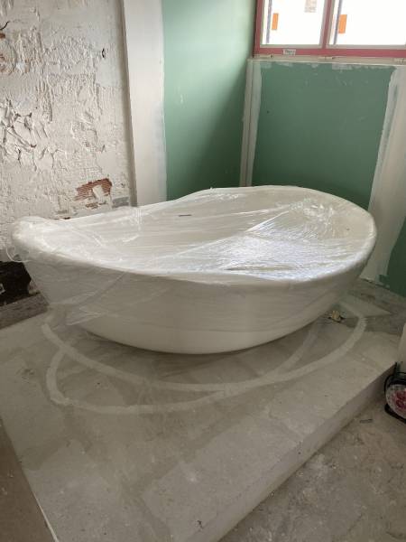 entreprise sanitaire pose baignoire ilot design strasbourg Bas Rhin