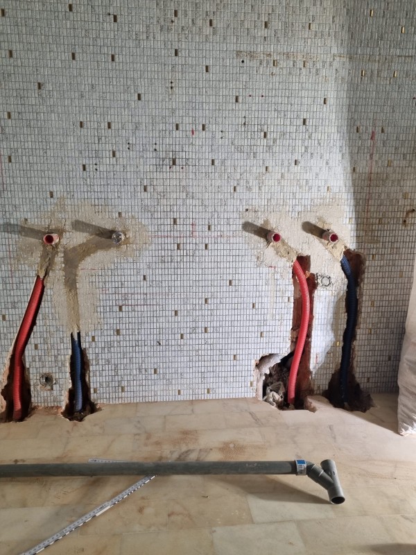 Préparation initiale du mur brut